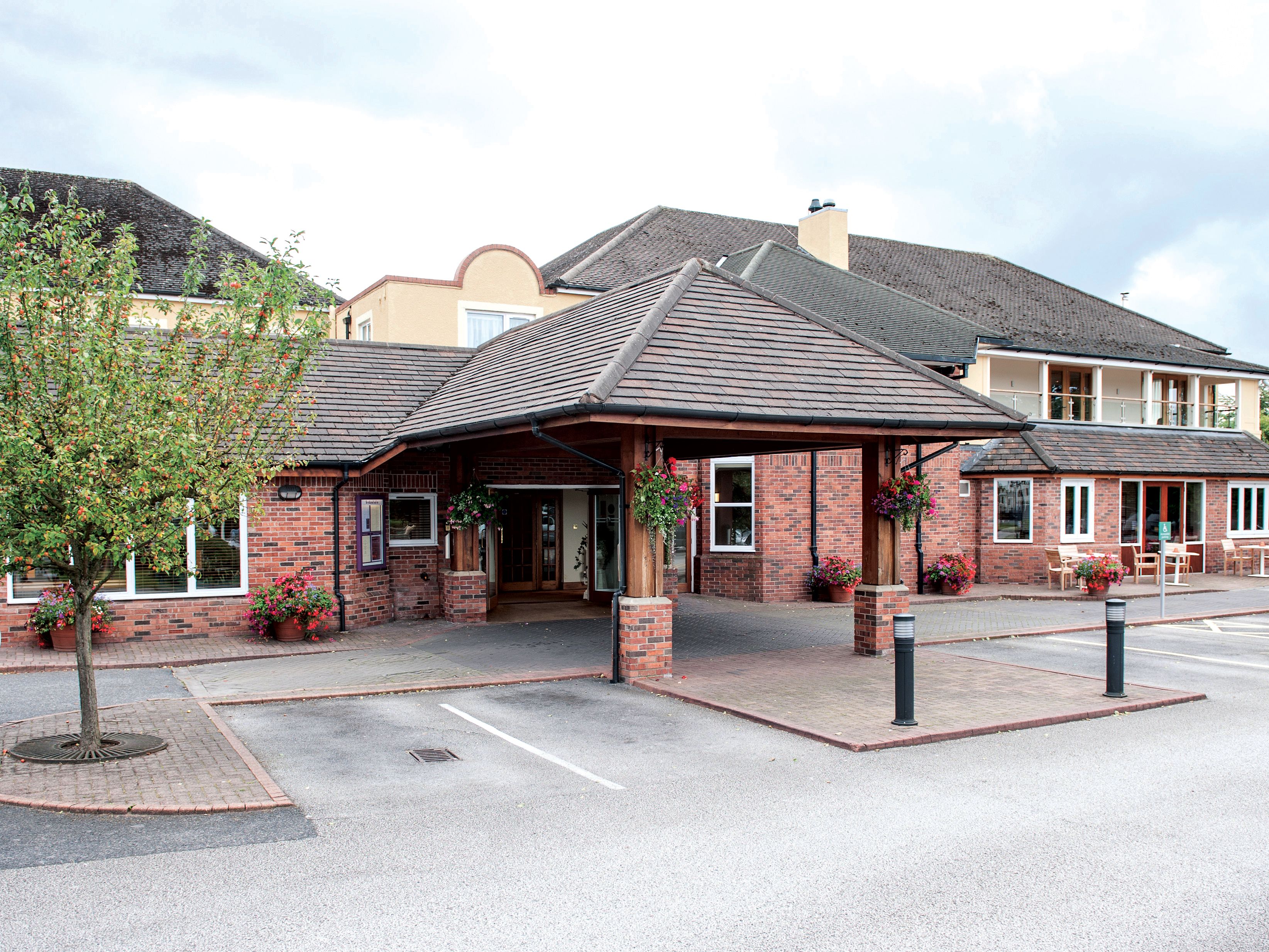 exterior of cottons hotel