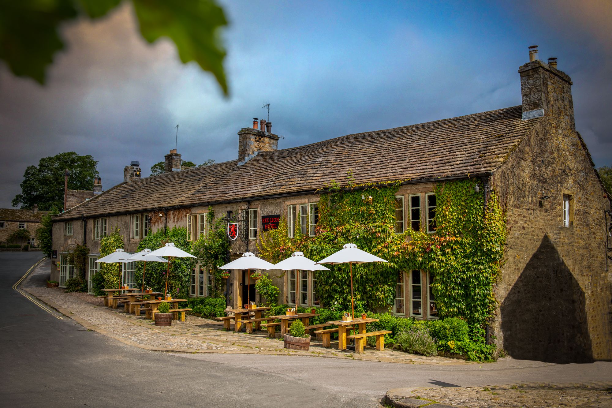 exterior of the red lion and outside seating